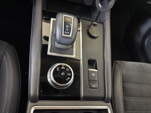 Used 2024 Mitsubishi Outlander SE image 32