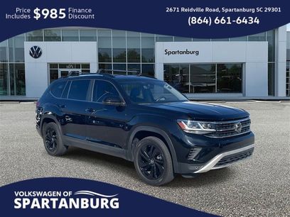 Used 2022 Volkswagen Atlas SE w/ Black Wheel Package