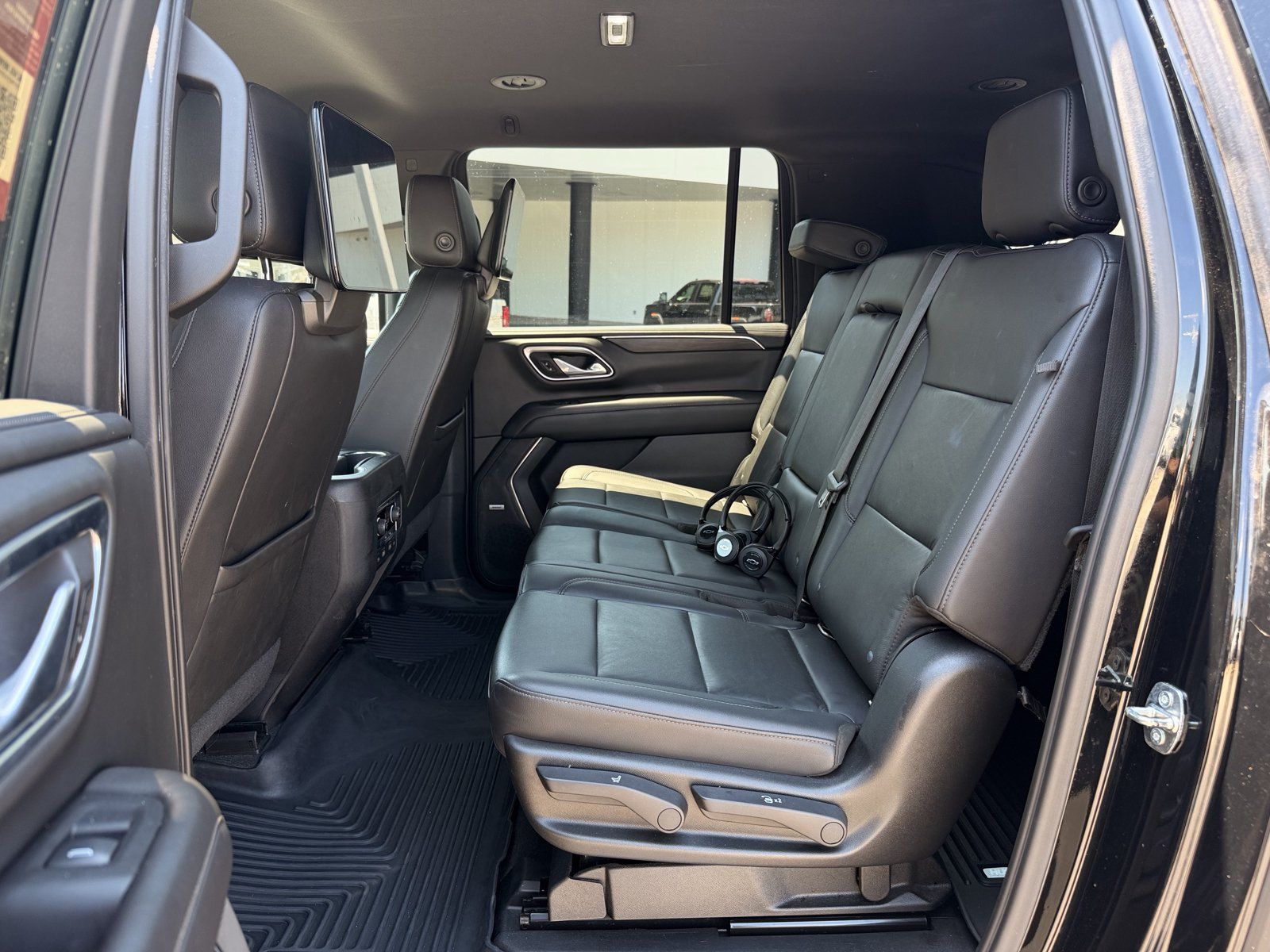 Used 2021 Chevrolet Suburban Z71 w/ Rear Media and Nav Package AWD/4WD image 29