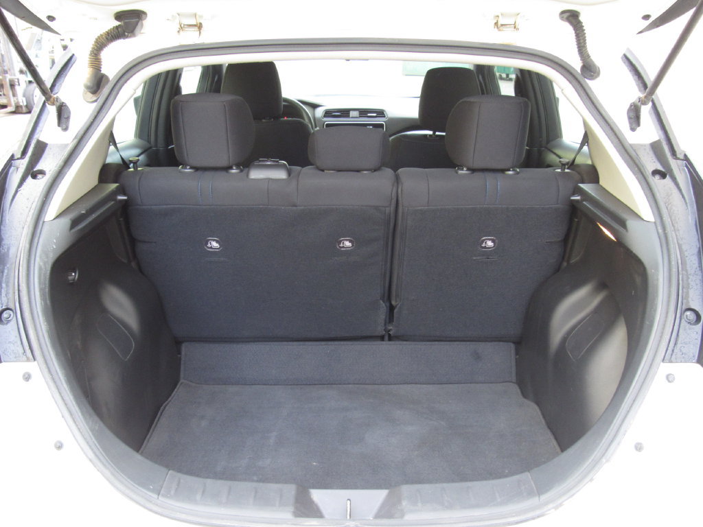 Used 2025 Nissan Leaf S FWD image 19