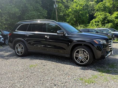 Used 2026 Mercedes-Benz GLS 450 4MATIC image 9