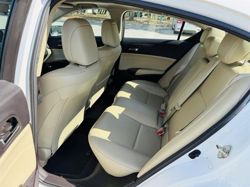 Used 2017 Acura ILX FWD image 11