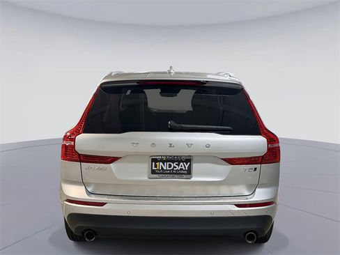Used 2021 Volvo XC60 T5 Momentum w/ Advanced Package image 8