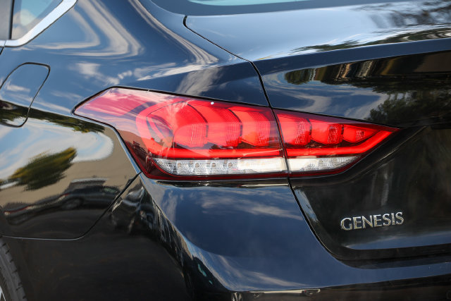 Used 2015 Hyundai Genesis 3.8 w/ Option Group 03 AWD/4WD image 31