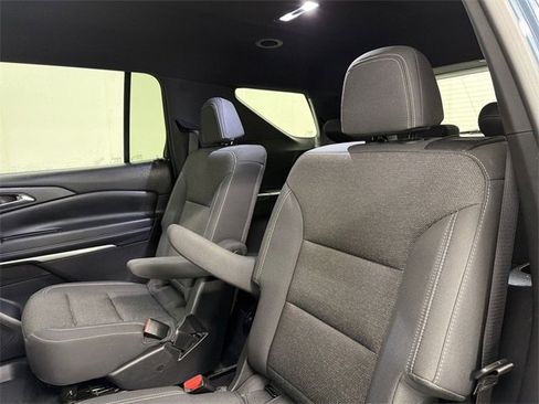 Certified 2025 Chevrolet Traverse LT image 18
