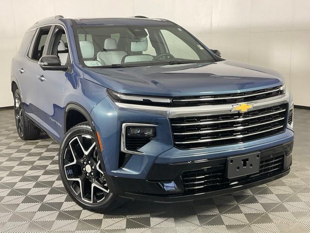 Used 2025 Chevrolet Traverse High Country AWD/4WD image 45
