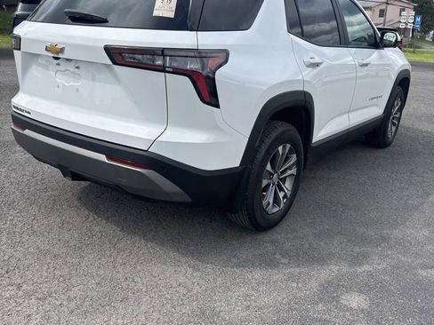 Used 2025 Chevrolet Equinox LT w/ Safety and Technology Package image 9