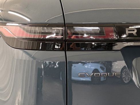 Used 2024 Land Rover Range Rover Evoque Dynamic SE image 12