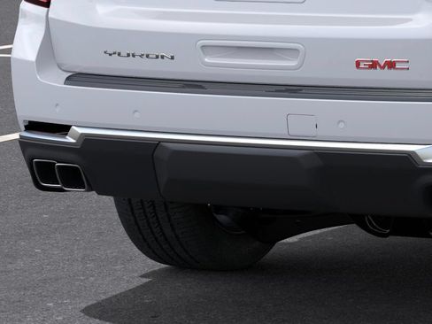New 2026 GMC Yukon Denali w/ Denali Reserve Package AWD/4WD image 14