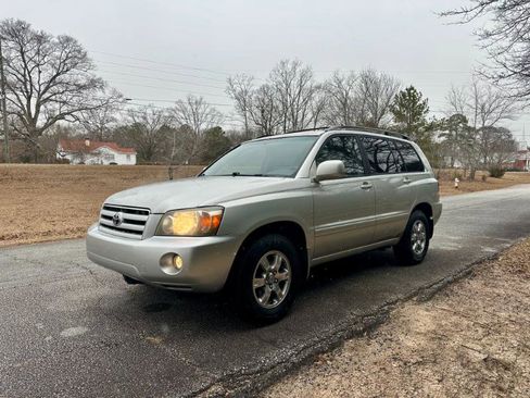 Used 2004 Toyota Highlander 2WD V6 image 5