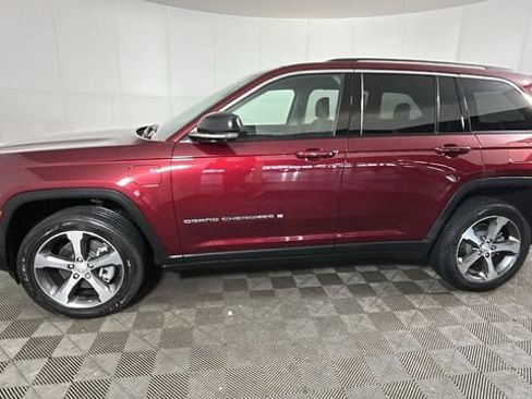 Used 2024 Jeep Grand Cherokee Limited 4xe w/ Luxury Tech Group II AWD/4WD image 5