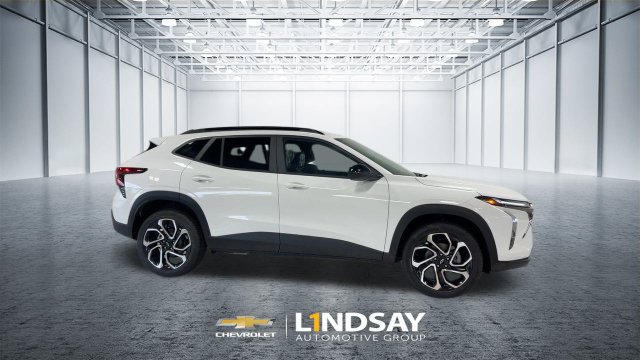 Used 2024 Chevrolet Trax RS w/ Sunroof Package FWD image 9
