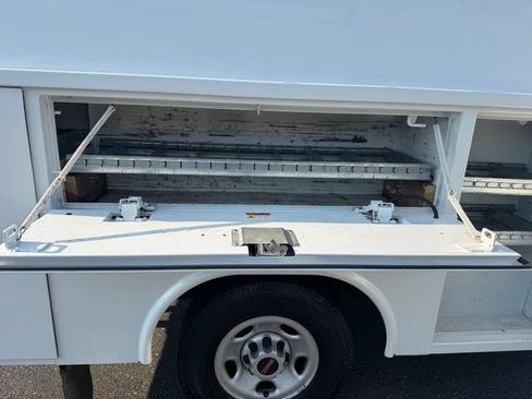 Used 2019 GMC Savana 3500 w/ Power Convenience Package RWD image 25