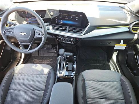 New 2026 Chevrolet Trax LT w/ LPO, Blackout Package image 15