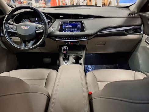 Certified 2023 Cadillac XT4 Luxury w/ Cold Weather Package image 16