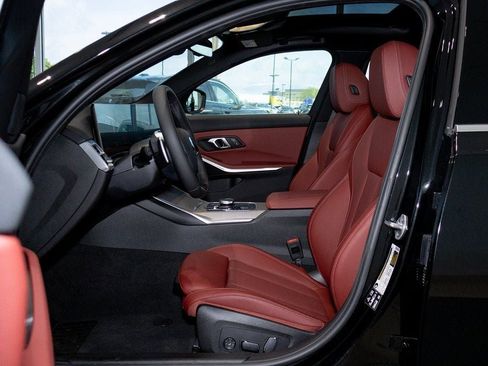 Used 2025 BMW 330i xDrive Sedan w/ Premium Package image 18