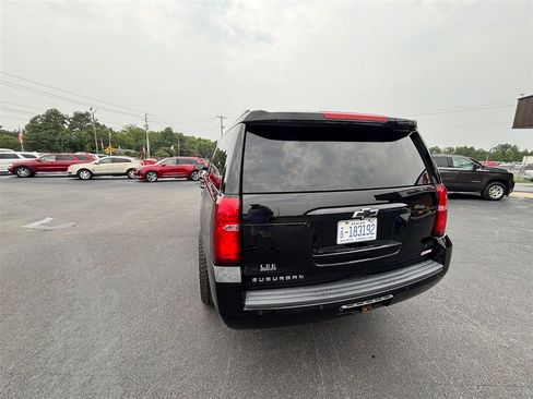 Used 2019 Chevrolet Suburban LT AWD/4WD image 5