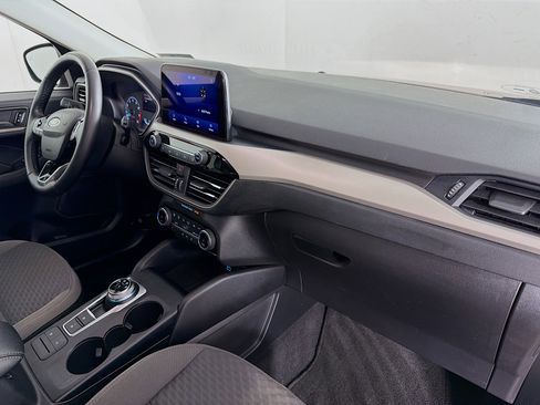 Used 2022 Ford Escape SE w/ SE Sport Appearance Package image 30