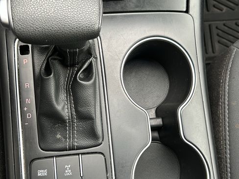 Used 2019 Kia Sorento LX image 28