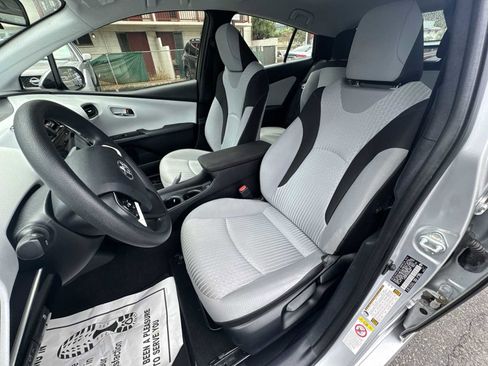 Used 2016 Toyota Prius Two FWD image 11