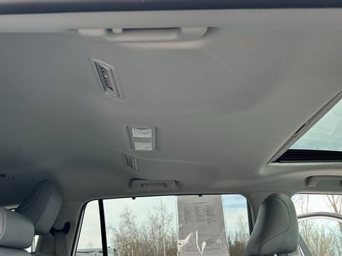 Used 2021 Toyota Highlander XLE image 61