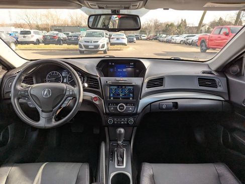 Used 2017 Acura ILX FWD image 2