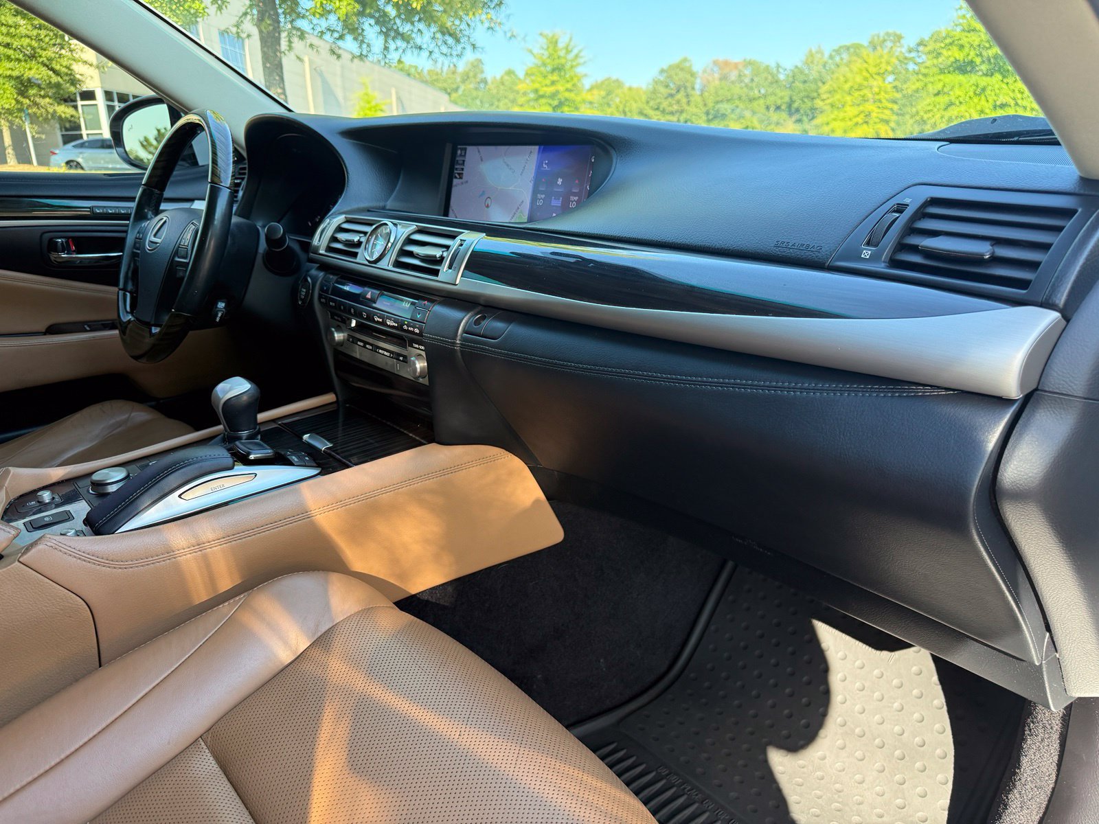 Used 2017 Lexus LS 460 w/ Comfort Package RWD image 24