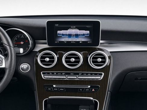 Used 2019 Mercedes-Benz GLC 300 image 21