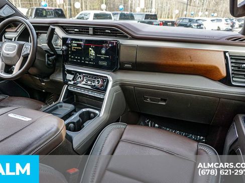 Used 2025 GMC Sierra 3500 Denali w/ Technology Package image 23