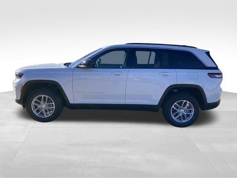 New 2025 Jeep Grand Cherokee 4WD image 2