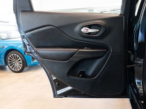 Used 2015 Jeep Cherokee Trailhawk w/ Comfort/Convenience Group image 20