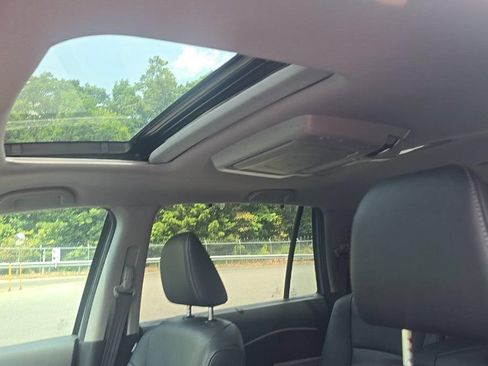 Used 2022 Honda Pilot Elite image 7