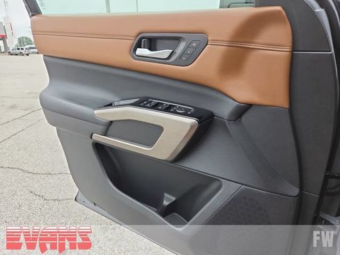 Used 2023 Nissan Pathfinder Platinum AWD/4WD image 18