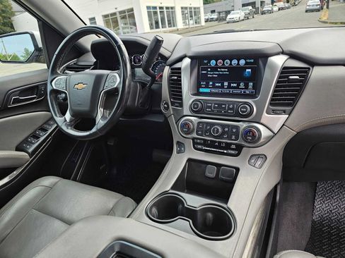 Used 2020 Chevrolet Suburban LT AWD/4WD image 22