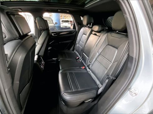 Used 2021 Porsche Cayenne image 20