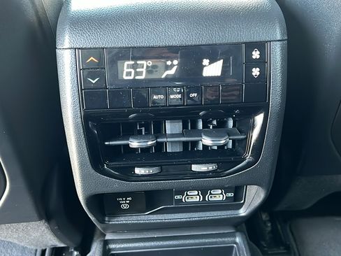 Used 2024 Jeep Grand Cherokee L Altitude image 14