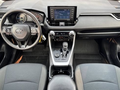 Used 2022 Toyota RAV4 LE AWD/4WD image 13