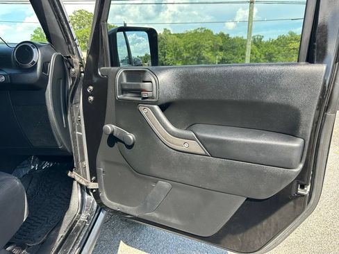 Used 2016 Jeep Wrangler Unlimited Sport AWD/4WD image 13