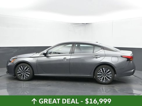 Used 2023 Nissan Altima 2.5 SV image 9
