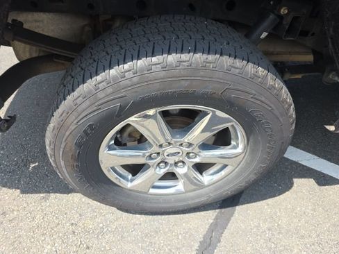 Used 2019 Ford F150 XLT w/ Equipment Group 302A Luxury AWD/4WD image 12
