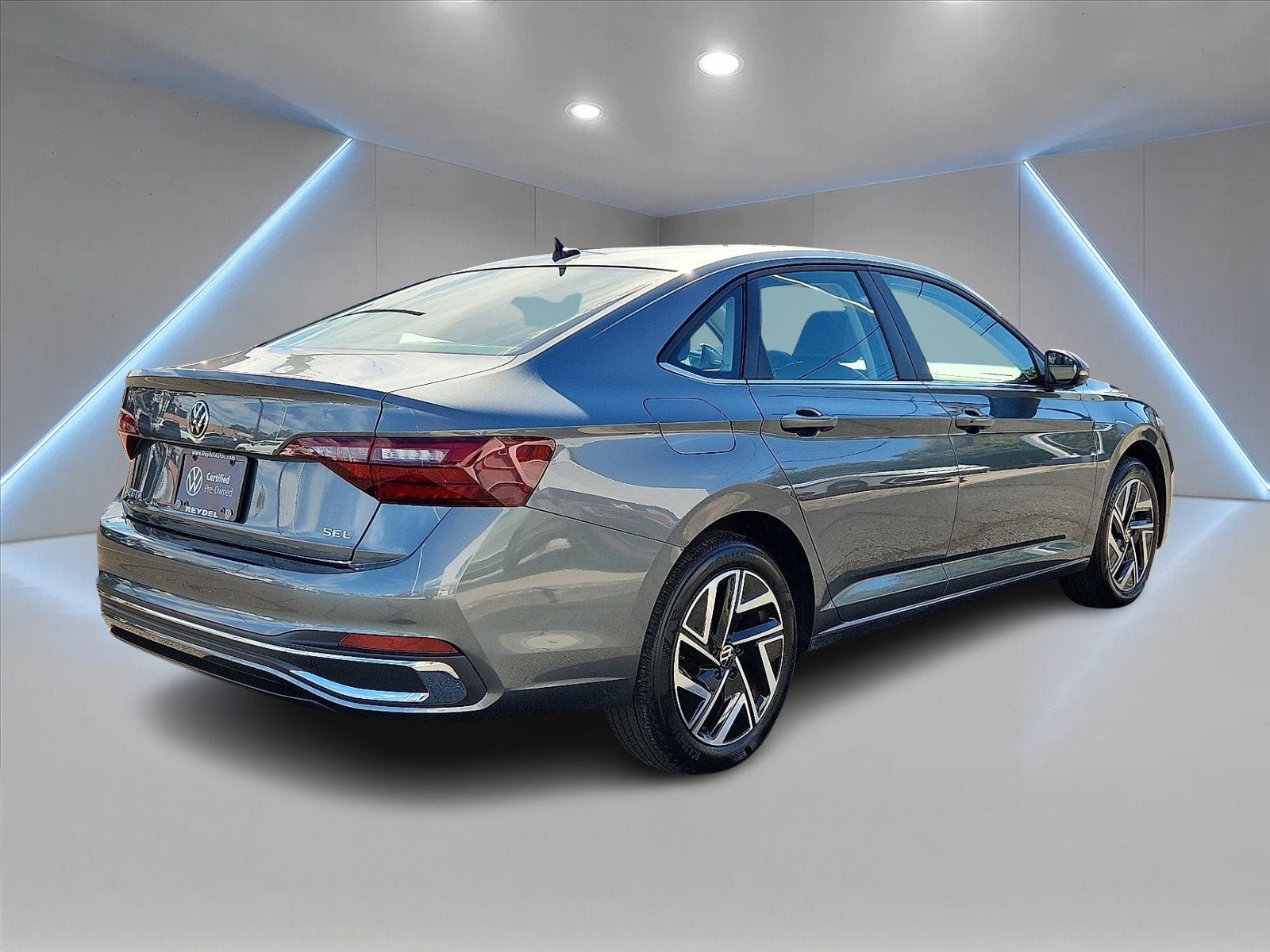 Certified 2023 Volkswagen Jetta SEL FWD image 4