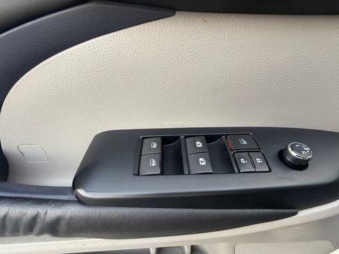 Used 2016 Toyota Highlander XLE AWD/4WD image 15