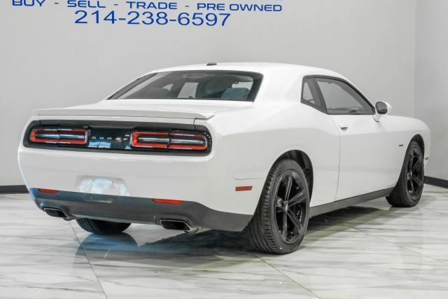 Used 2017 Dodge Challenger R/T RWD image 10