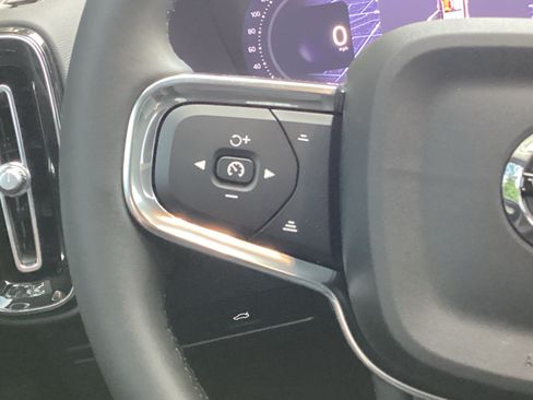 Certified 2026 Volvo XC40 B4 Core FWD image 20