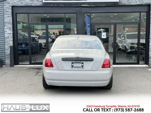 Used 2018 Rolls-Royce Ghost RWD image 32