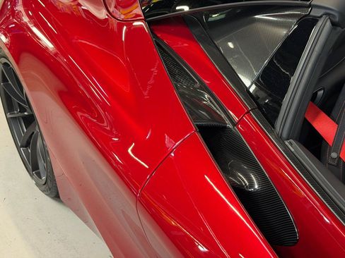 Used 2022 McLaren 720S Spider RWD image 21
