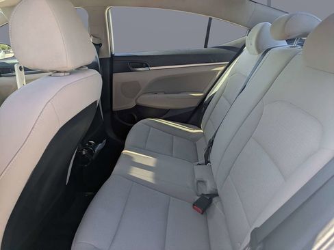 Used 2017 Hyundai Elantra SE FWD image 12