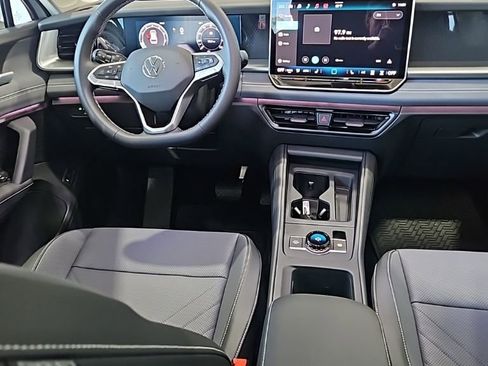 New 2026 Volkswagen Tiguan SE AWD/4WD image 25