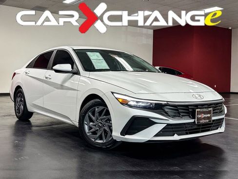 Used 2024 Hyundai Elantra SEL FWD image 1