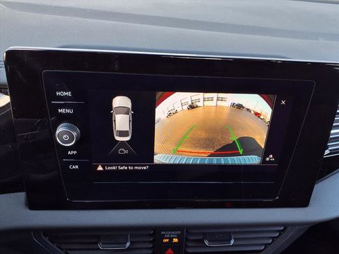 Used 2025 Volkswagen Jetta Sport image 4